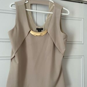 Keyhole Neutral Top